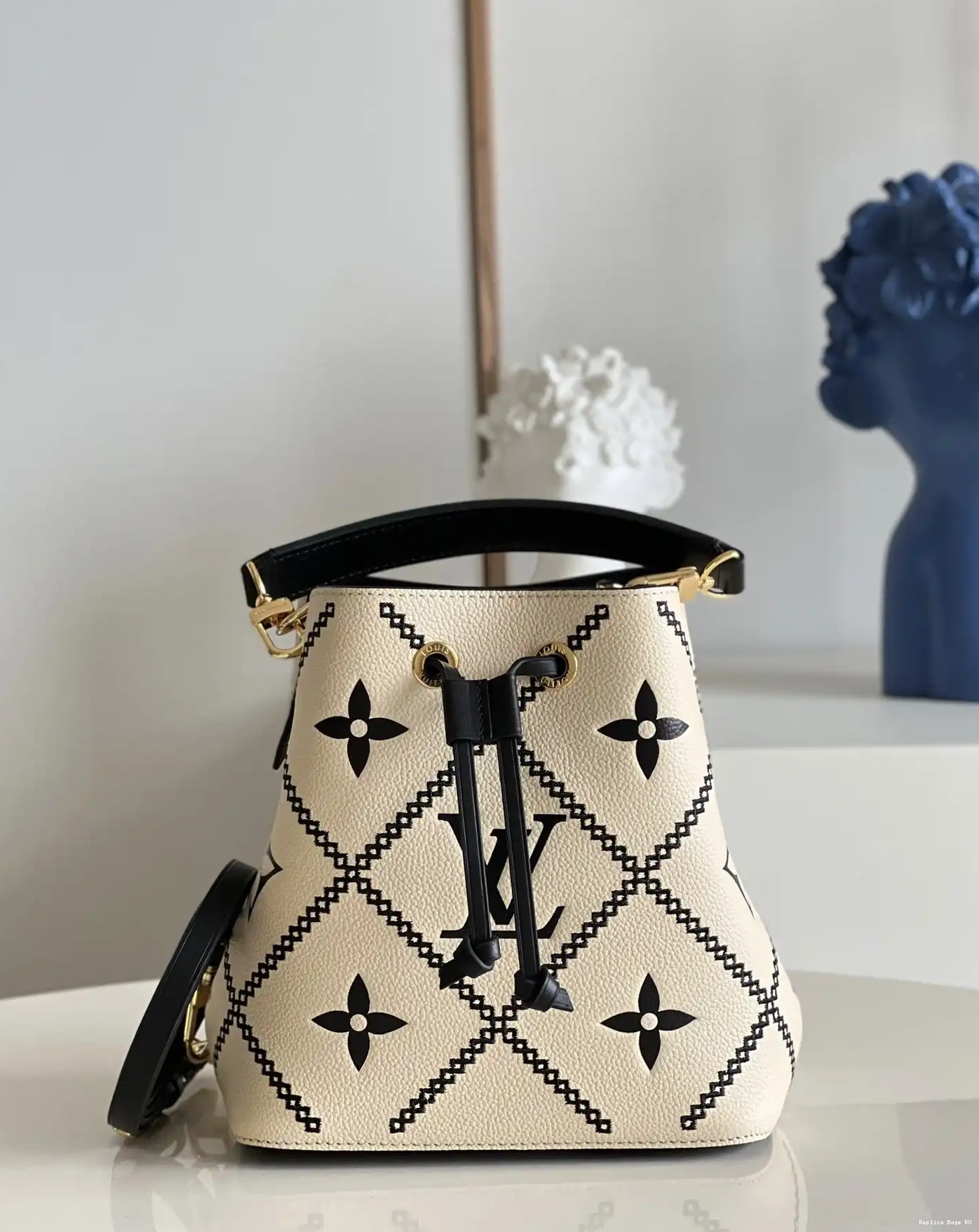 NÉONOÉ VUITTON LOUIS BB 0514